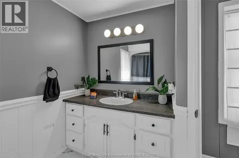 44 Alexandra Avenue Chatham ON N7M 1Y1