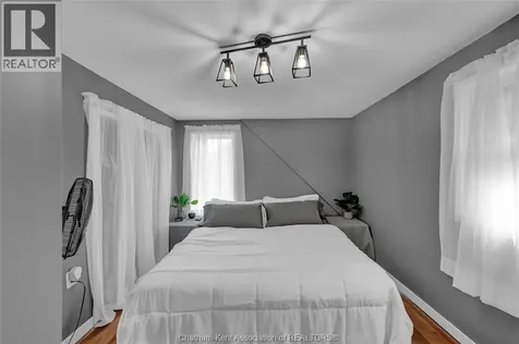 44 Alexandra Avenue Chatham ON N7M 1Y1