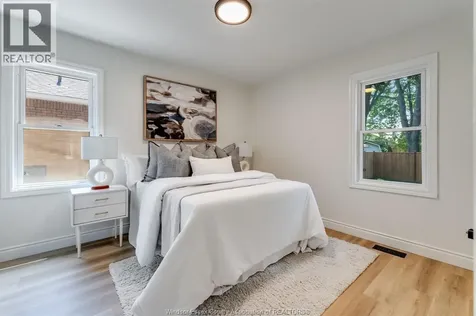 2309 Hall Windsor ON N8W 2M1