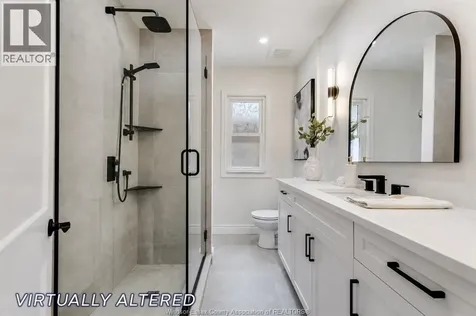 2309 Hall Windsor ON N8W 2M1