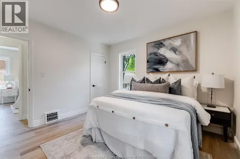 2309 Hall Windsor ON N8W 2M1