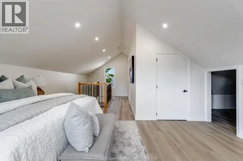 2309 Hall Windsor ON N8W 2M1