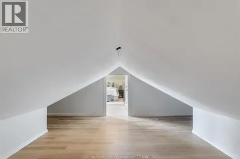 2309 Hall Windsor ON N8W 2M1