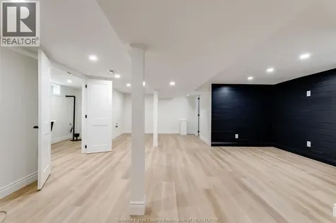 2309 Hall Windsor ON N8W 2M1