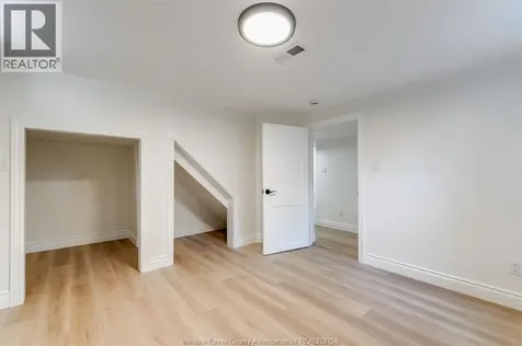 2309 Hall Windsor ON N8W 2M1