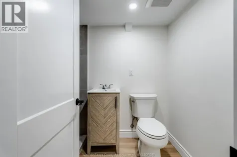 2309 Hall Windsor ON N8W 2M1