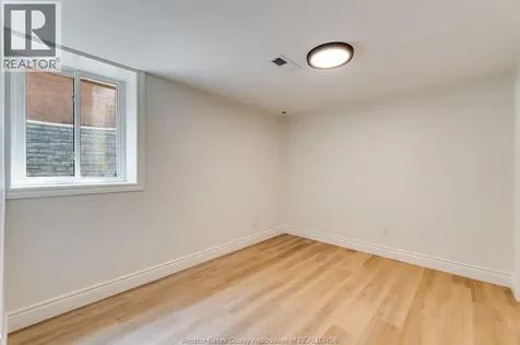 2309 Hall Windsor ON N8W 2M1