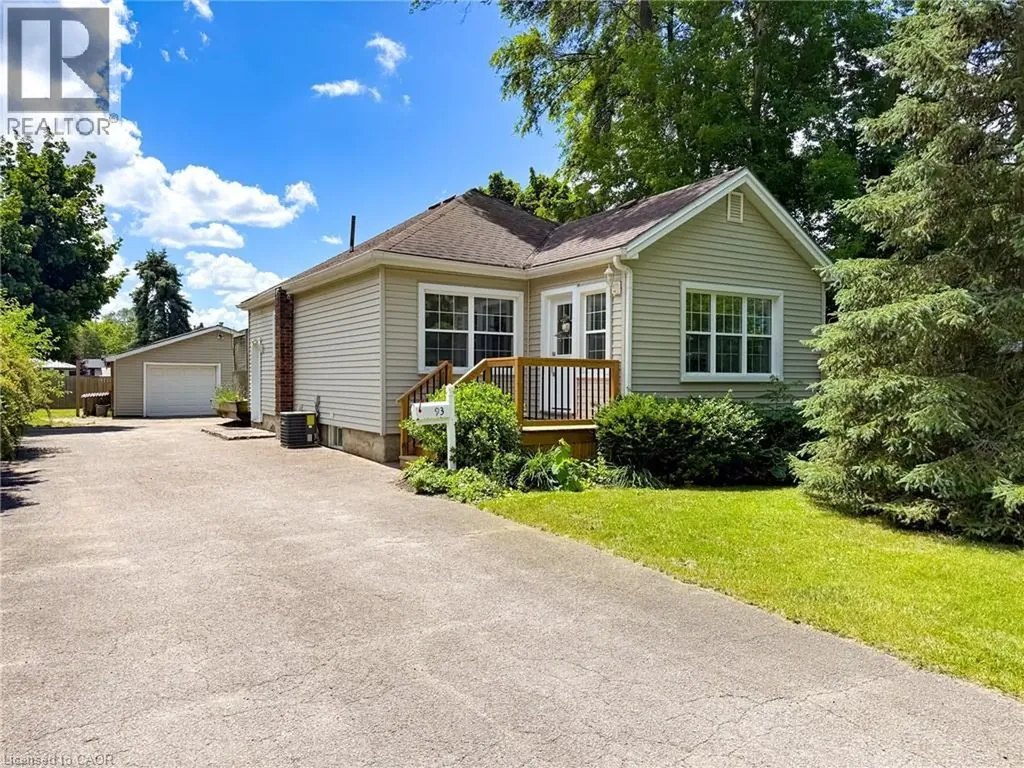 93 Barnes Avenue Brantford ON N3R 4Y9