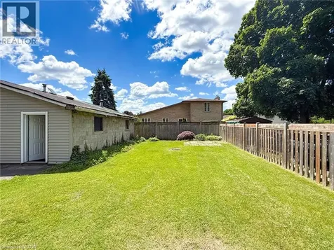 93 Barnes Avenue Brantford ON N3R 4Y9