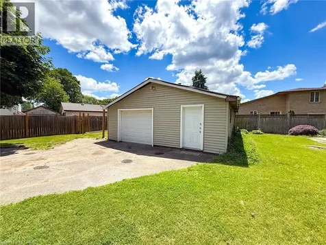93 Barnes Avenue Brantford ON N3R 4Y9