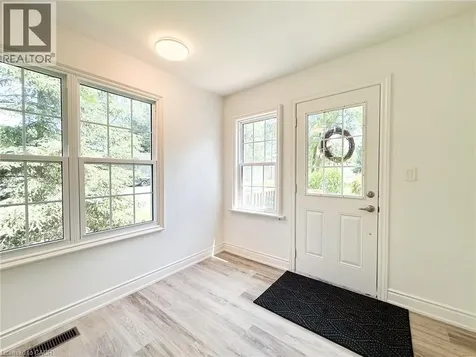 93 Barnes Avenue Brantford ON N3R 4Y9