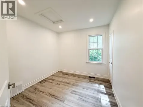 93 Barnes Avenue Brantford ON N3R 4Y9