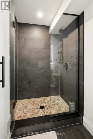 257 Laurentian Drive Kitchener ON N2E 2G5