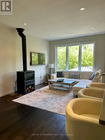 120 Delphi Lane Blue Mountains ON N0H 1J0