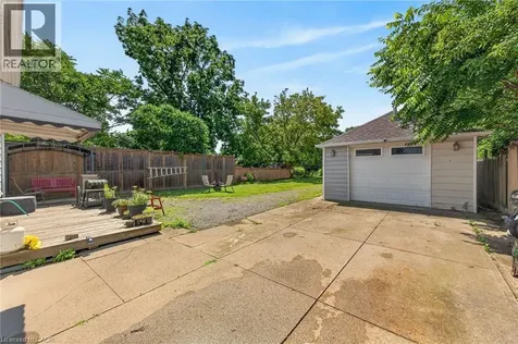208 Carlton Street St. Catharines ON L2R 1S6