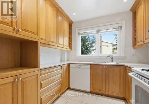 1020 Riddell Avenue South Ottawa ON K2C 2J5
