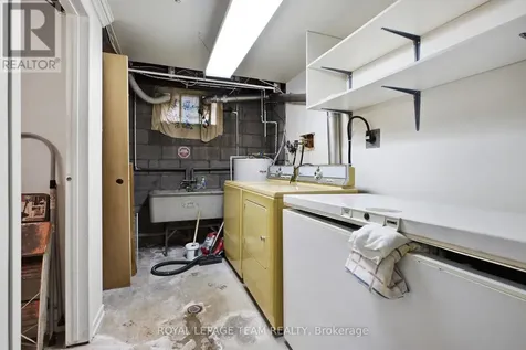 1020 Riddell Avenue South Ottawa ON K2C 2J5