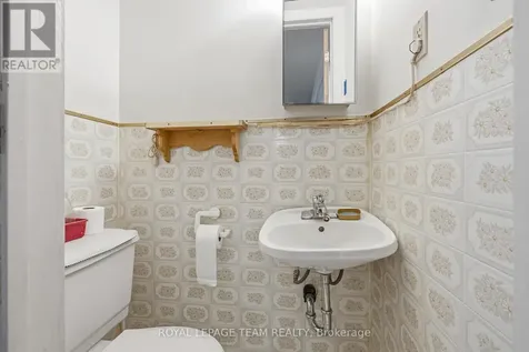 1020 Riddell Avenue South Ottawa ON K2C 2J5