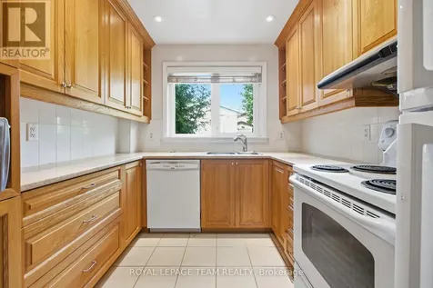 1020 Riddell Avenue South Ottawa ON K2C 2J5