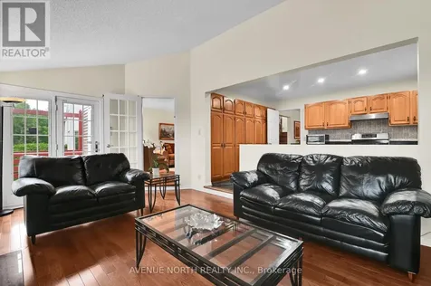 48 Hackett Street Ottawa ON K1V 0P5