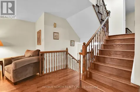 48 Hackett Street Ottawa ON K1V 0P5