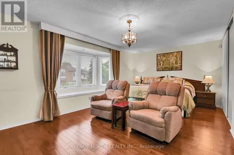 48 Hackett Street Ottawa ON K1V 0P5