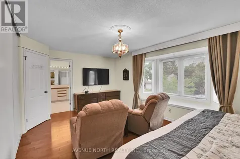 48 Hackett Street Ottawa ON K1V 0P5