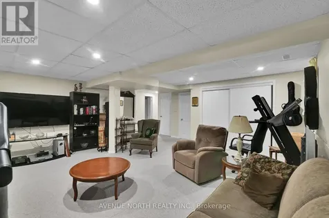 48 Hackett Street Ottawa ON K1V 0P5