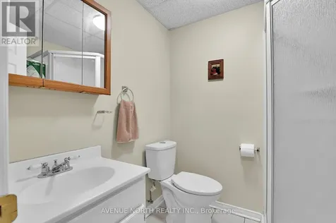 48 Hackett Street Ottawa ON K1V 0P5