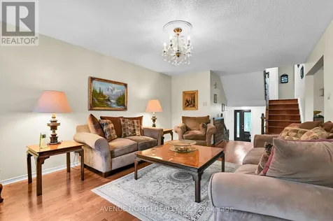 48 Hackett Street Ottawa ON K1V 0P5