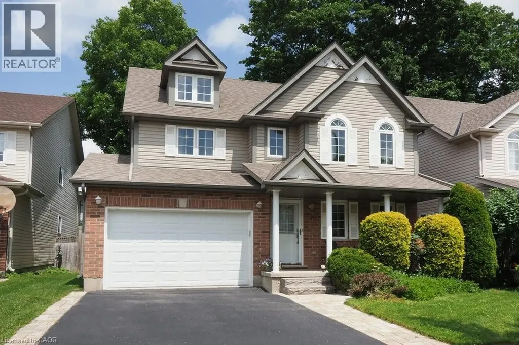 7 Ivy Lane Court Kitchener ON N2N 3P8