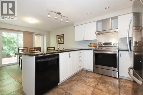 7 Ivy Lane Court Kitchener ON N2N 3P8