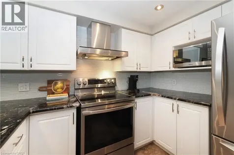 7 Ivy Lane Court Kitchener ON N2N 3P8
