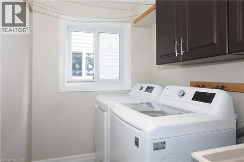 7 Ivy Lane Court Kitchener ON N2N 3P8