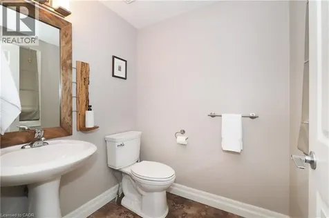 7 Ivy Lane Court Kitchener ON N2N 3P8
