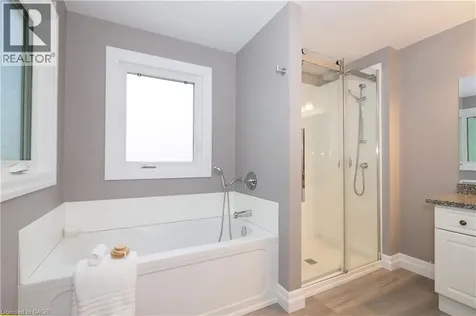 7 Ivy Lane Court Kitchener ON N2N 3P8