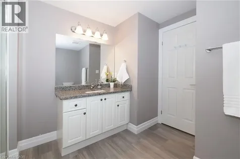 7 Ivy Lane Court Kitchener ON N2N 3P8