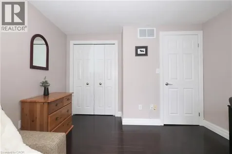 7 Ivy Lane Court Kitchener ON N2N 3P8