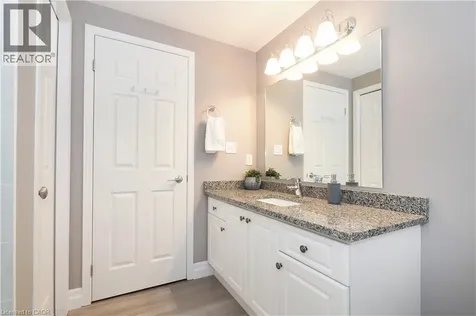 7 Ivy Lane Court Kitchener ON N2N 3P8