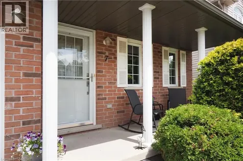 7 Ivy Lane Court Kitchener ON N2N 3P8