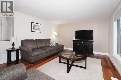 7 Ivy Lane Court Kitchener ON N2N 3P8