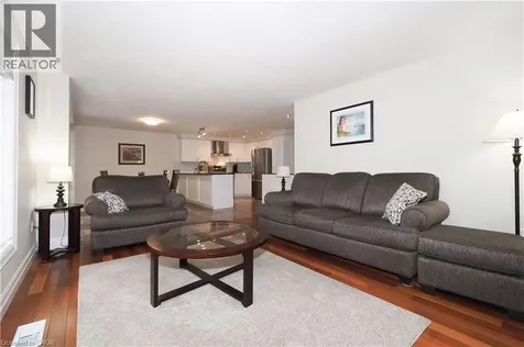 7 Ivy Lane Court Kitchener ON N2N 3P8