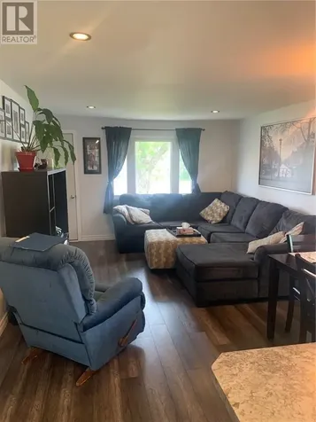 283 Adelaide Espanola ON P5E 1H3