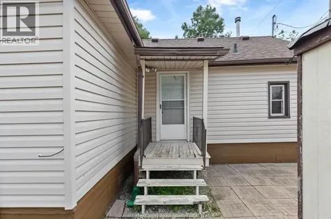 1589 Drouillard Windsor ON N8Y 2S1