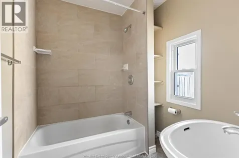 1589 Drouillard Windsor ON N8Y 2S1