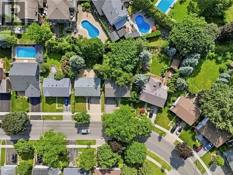 2410 Cavendish Drive Burlington ON L7P 3B9
