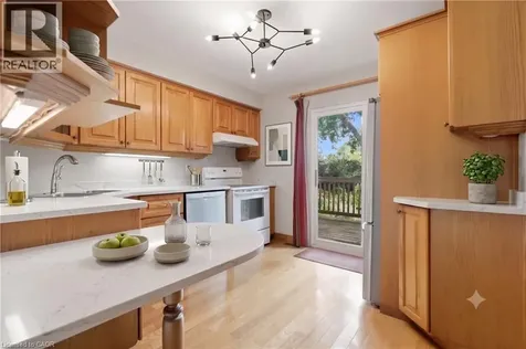 2410 Cavendish Drive Burlington ON L7P 3B9