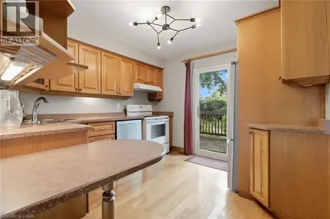 2410 Cavendish Drive Burlington ON L7P 3B9
