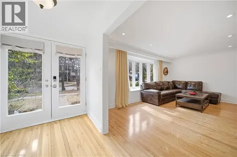 481 Anthony Drive Oakville ON L6J 2K6