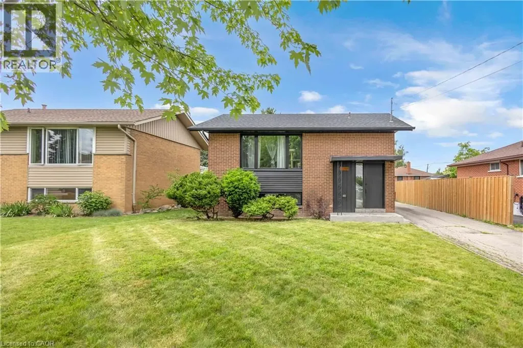 253 Fernwood Crescent Hamilton ON L8T 3L7